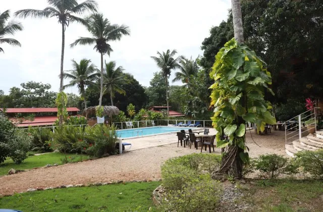 Hostal Ecologico Loma Pan de Azucar Bayaguana piscine 1