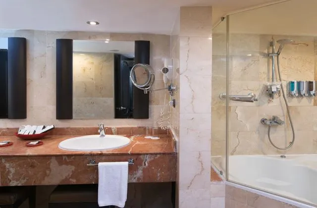 Hotel Barcelo Santo Domingo salle de bain