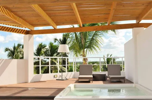 Excellence Punta Cana suite lune de miel avec jacuzzi terrasse