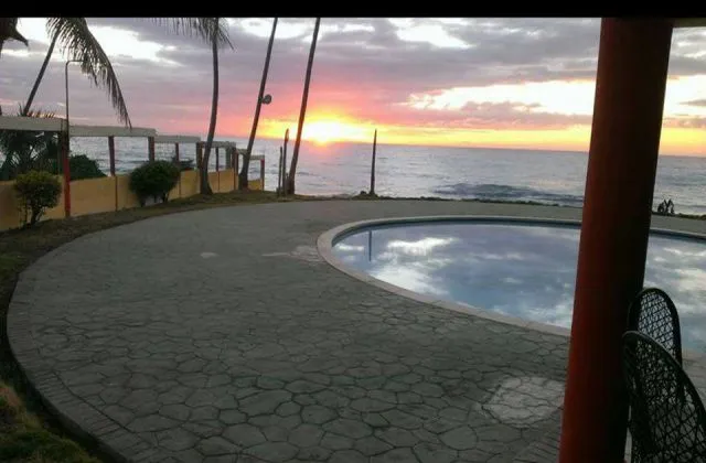 Apparthotel Pontevedra Barahona piscine vue mer