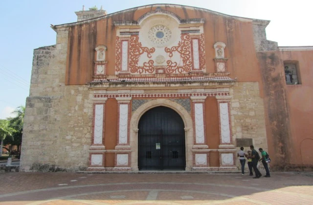 Explorer Saint Domingue Zone Coloniale Eglise