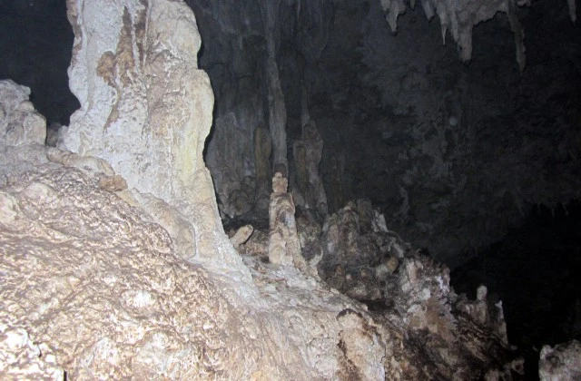 Grotte de l eglise Cumayasa 2